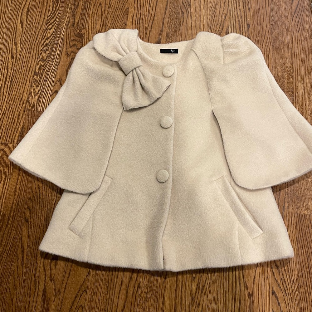 Vintage RYU classic beige cape/ jacket. Size M